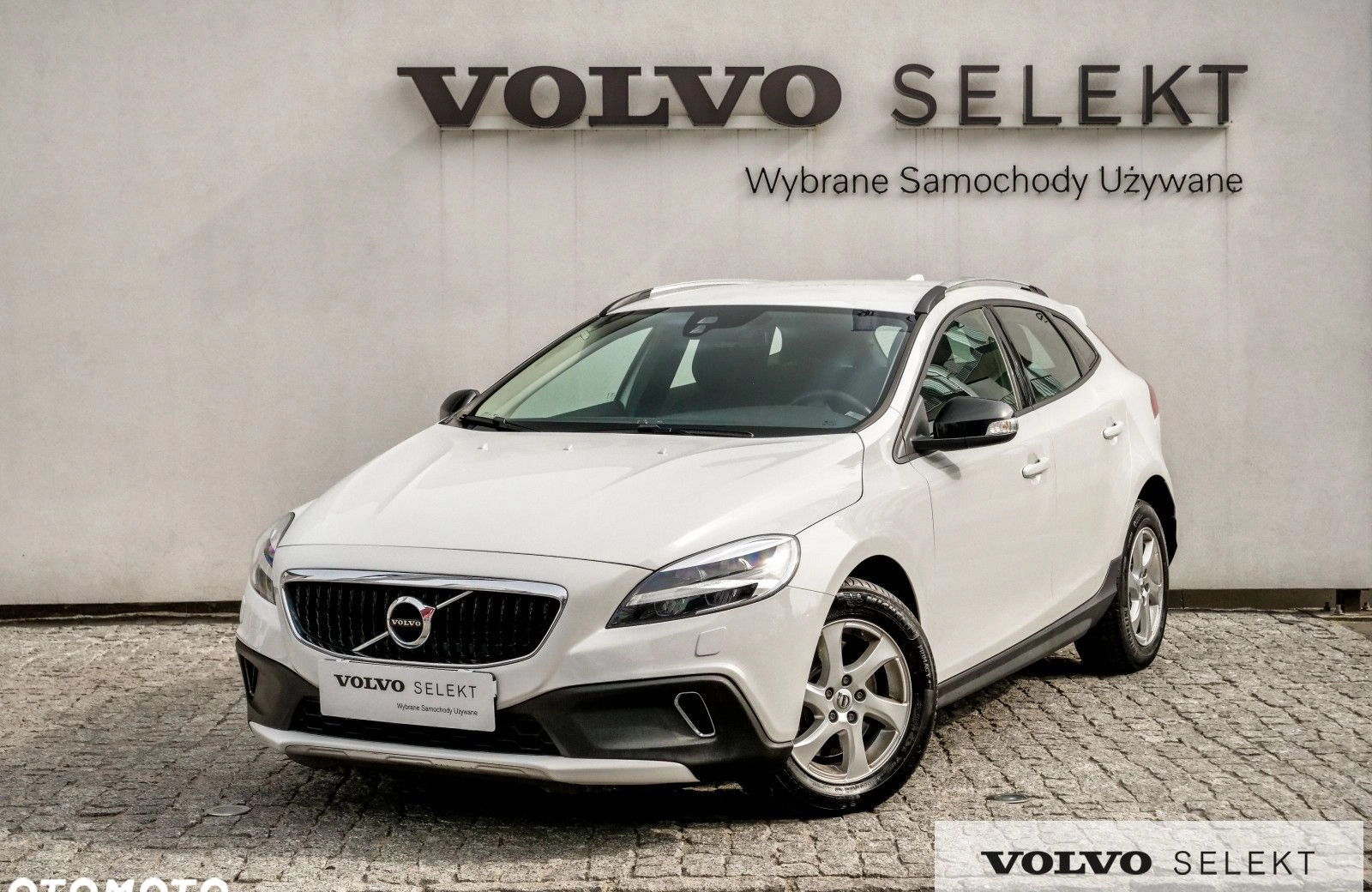 volvo Volvo V40 cena 87900 przebieg: 92080, rok produkcji 2019 z Serock